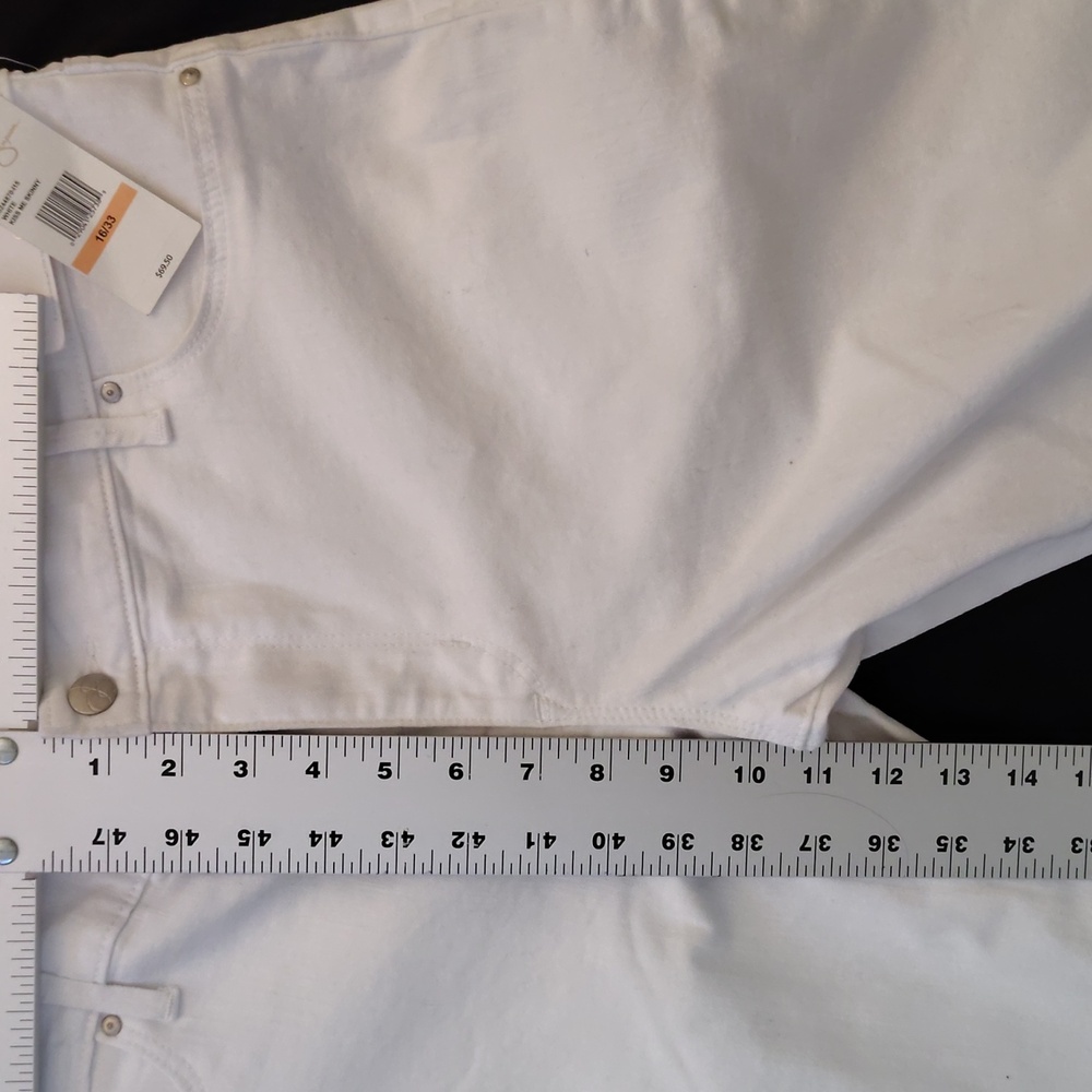 Jessica Simpson Kiss Me Skinny Jeans in White Size 16/33 - Picture 5 of 9